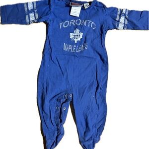 Distressed TML long sleevee deeper with snap access